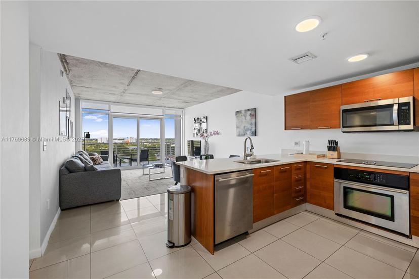 Picture of 3250 NE 1St Ave # 1113, Miami FL 33137