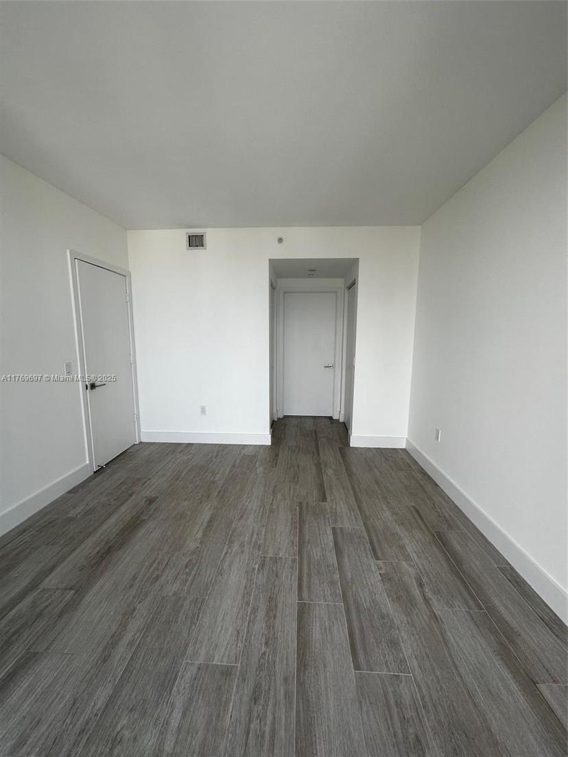 Picture of 121 NE 34Th St # 2707, Miami FL 33137