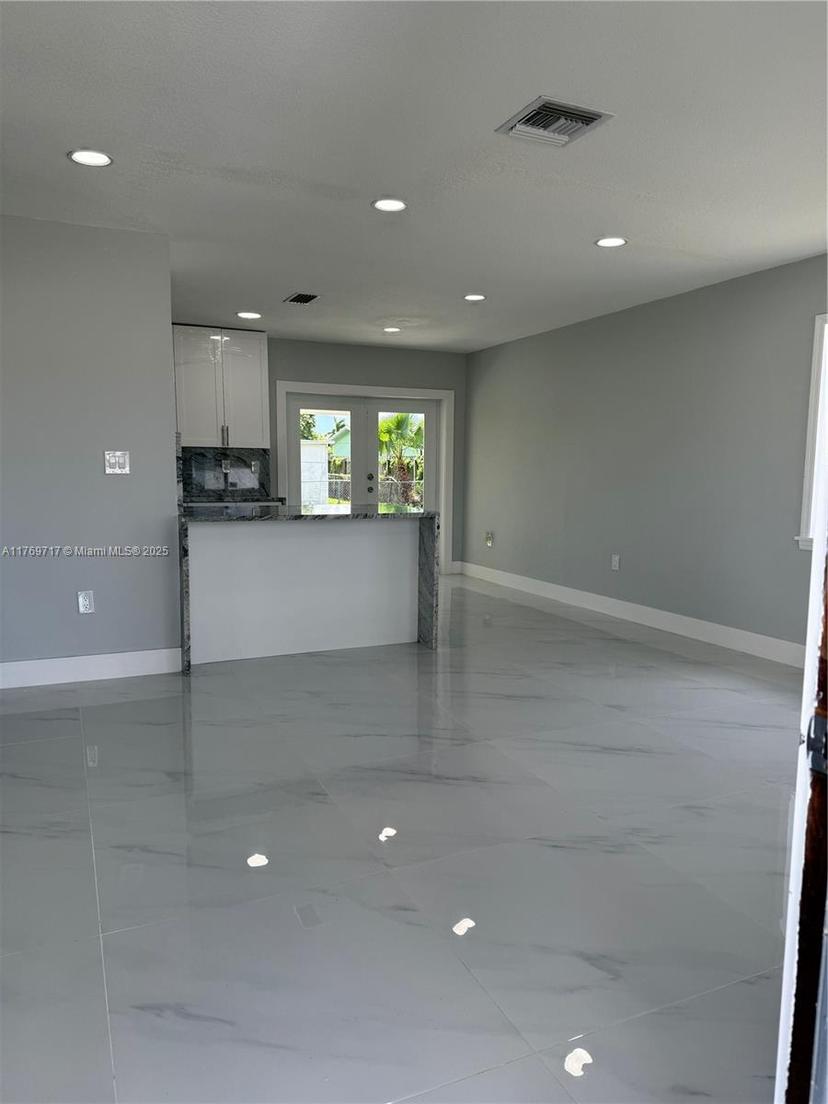 Picture of 15044 SW 304Th Ter, Homestead FL 33033