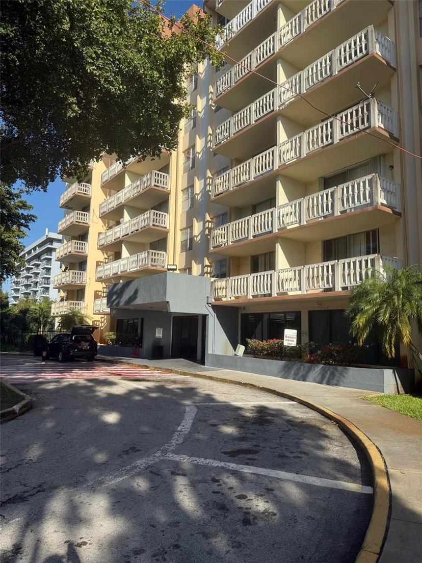 Picture of 15600 NW 7Th Ave # 311, Miami FL 33169