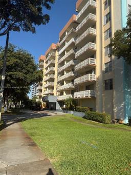 Picture of 15600 NW 7Th Ave # 311, Miami, FL 33169