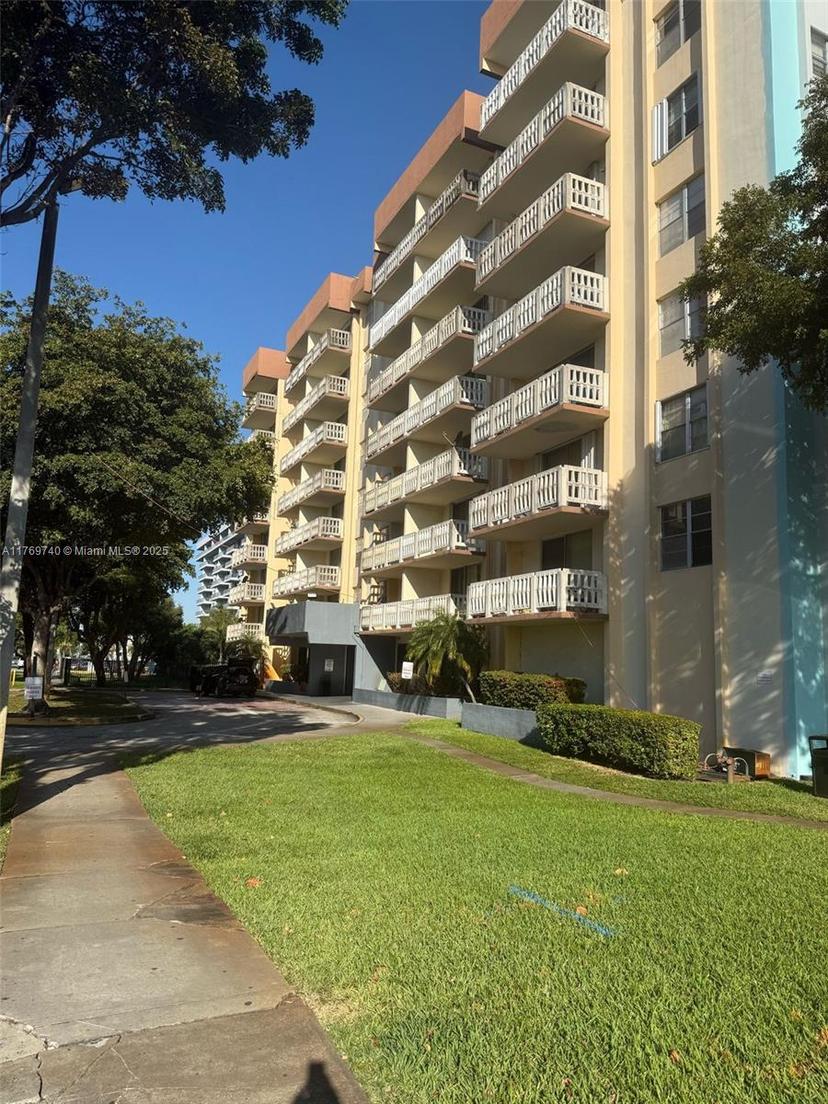 Picture of 15600 NW 7Th Ave # 311, Miami FL 33169