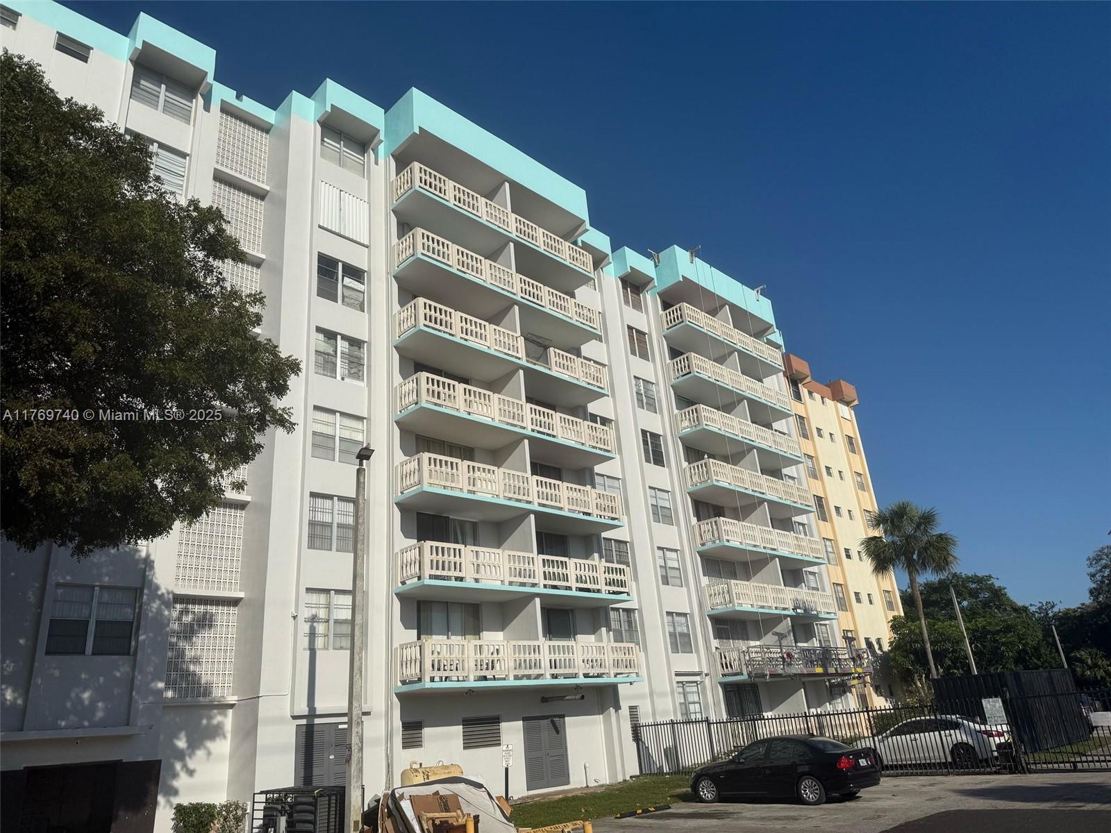 Picture of 15600 NW 7Th Ave # 311, Miami, FL 33169