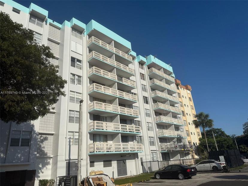 Picture of 15600 NW 7Th Ave # 311, Miami FL 33169