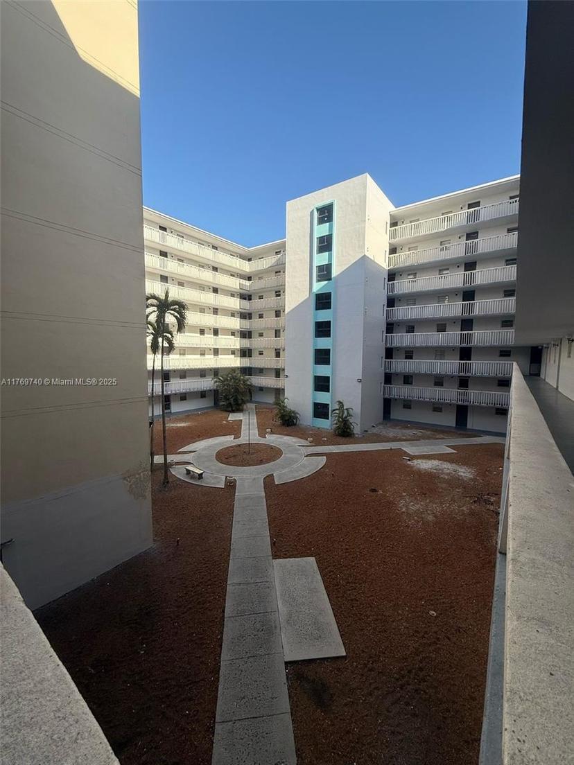 Picture of 15600 NW 7Th Ave # 311, Miami FL 33169