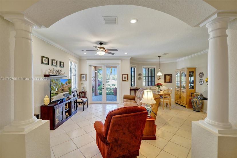 Picture of 2717 Center Ct Dr # 16, Weston FL 33332