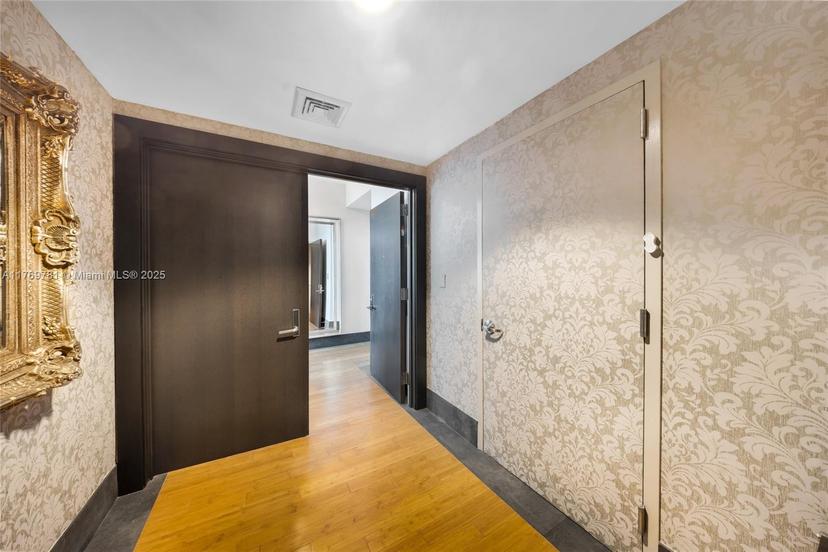 Picture of 900 Biscayne Blvd # 4409, Miami FL 33132