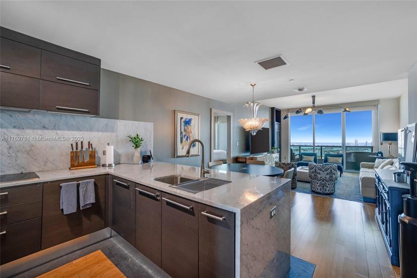 Picture of 900 Biscayne Blvd # 4409, Miami FL 33132