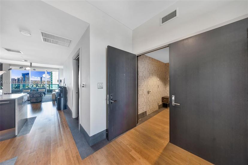 Picture of 900 Biscayne Blvd # 4409, Miami FL 33132