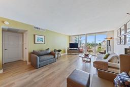 Picture of 10350 W Bay Harbor Dr # 5M, Bay Harbor Islands, FL 33154