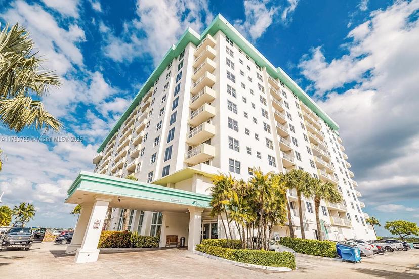 Picture of 10350 W Bay Harbor Dr # 5M, Bay Harbor Islands FL 33154