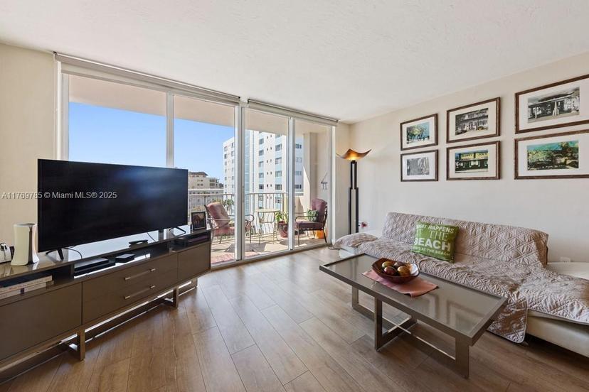 Picture of 10350 W Bay Harbor Dr # 5M, Bay Harbor Islands FL 33154