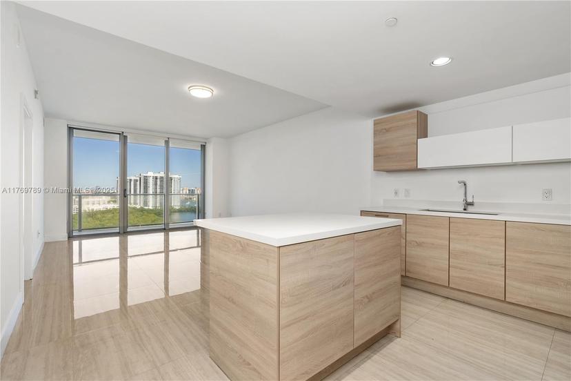 Picture of 16385 Biscayne Blvd # 1606, North Miami Beach FL 33160
