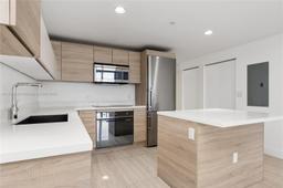 Picture of 16385 Biscayne Blvd # 1606, North Miami Beach, FL 33160