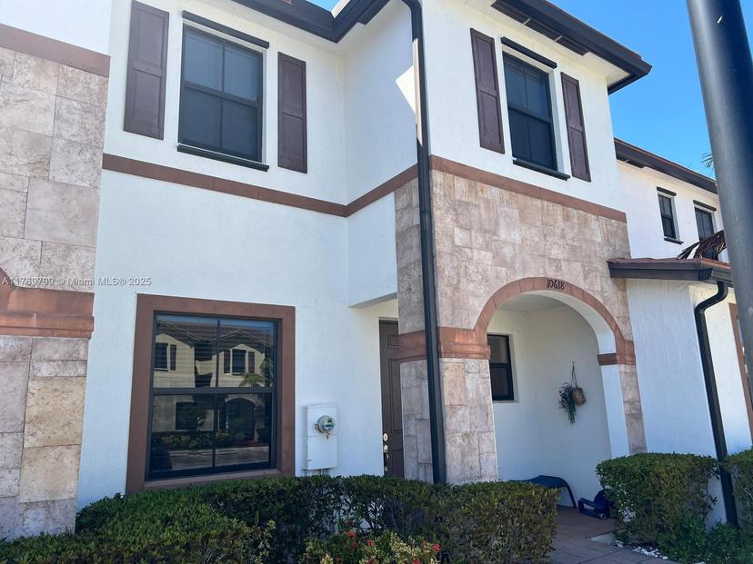 Picture of 10618 W 33Rd Way # 10618, Hialeah FL 33018