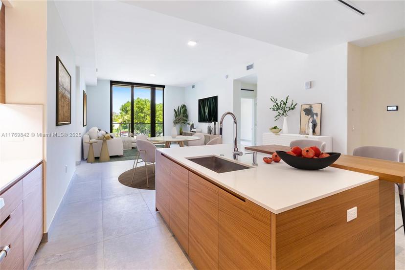 Picture of 3581 E Glencoe St # 307, Miami FL 33133