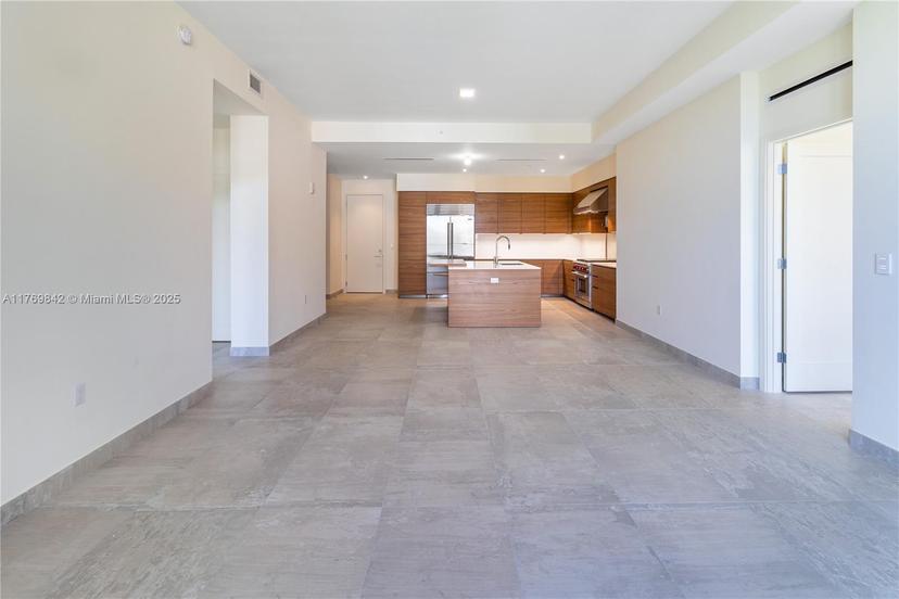 Picture of 3581 E Glencoe St # 307, Miami FL 33133