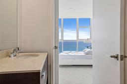Picture of 18201 Collins Ave # 4708, Sunny Isles Beach, FL 33160