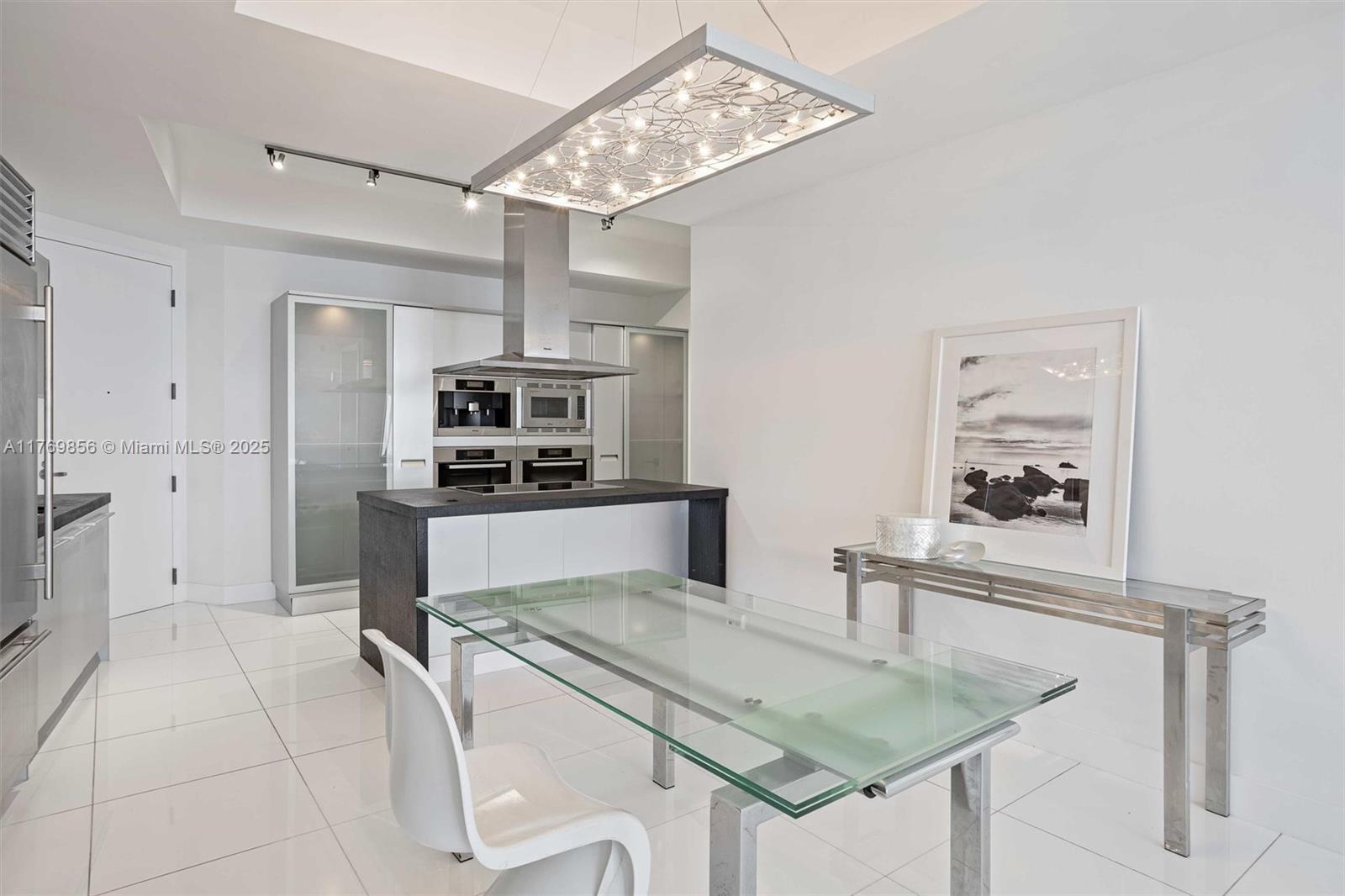 Picture of 18201 Collins Ave # 4708, Sunny Isles Beach, FL 33160