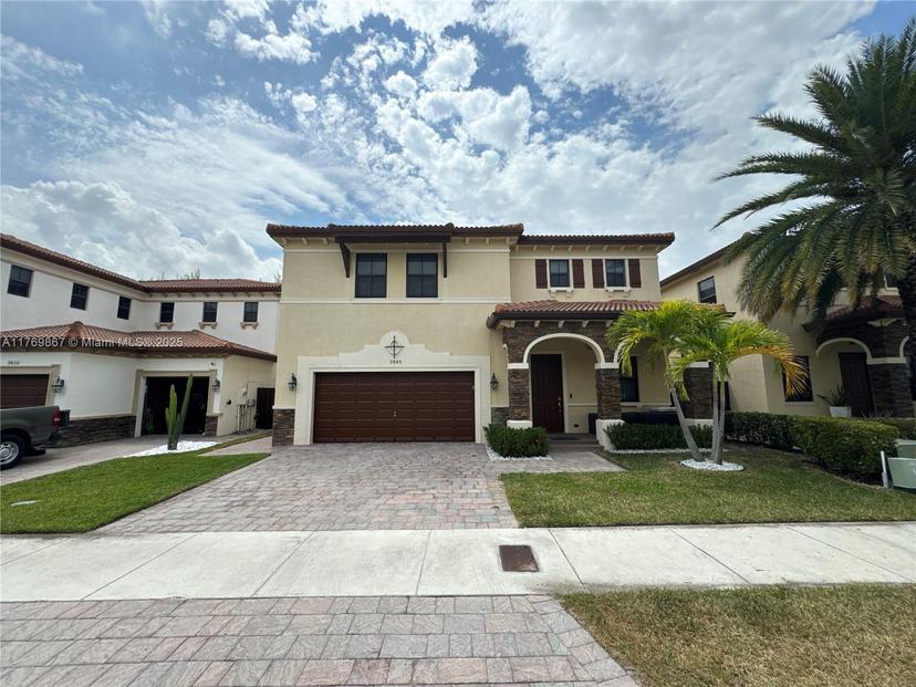 Picture of 9840 NW 86Th Ter, Doral FL 33178