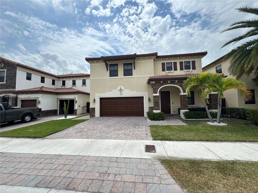 Picture of 9840 NW 86Th Ter, Doral FL 33178