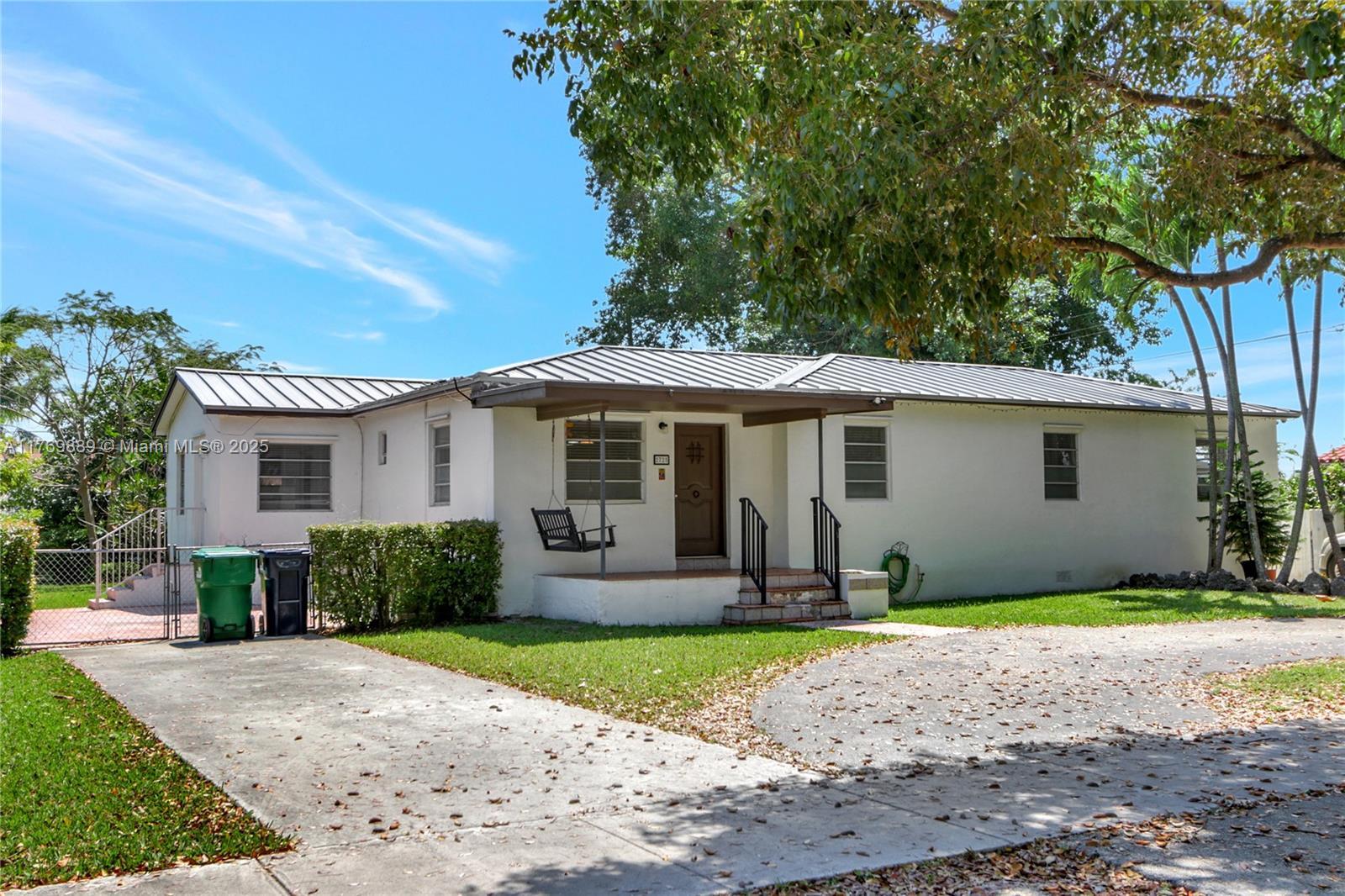 Picture of 2725 SW 82Nd Ave, Miami, FL 33155
