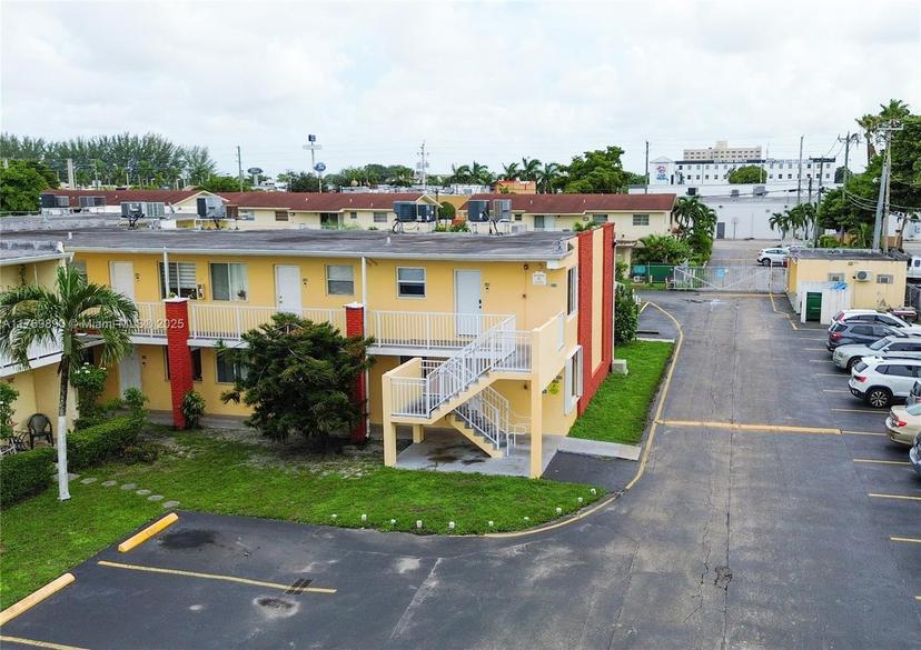 Picture of 1255 W 49Th Pl # G201, Hialeah FL 33012