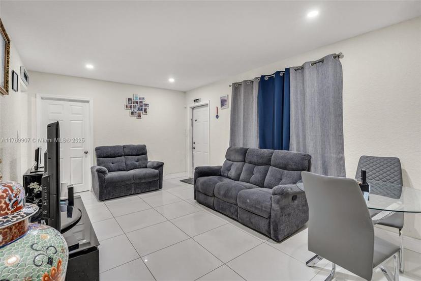 Picture of 114 Marion Rd, West Park FL 33023