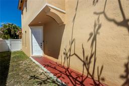Picture of 2250 NE 37Th Rd, Homestead, FL 33033