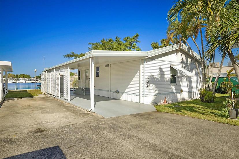Picture of 102 Lake Shore Dr, Pembroke Park FL 33009