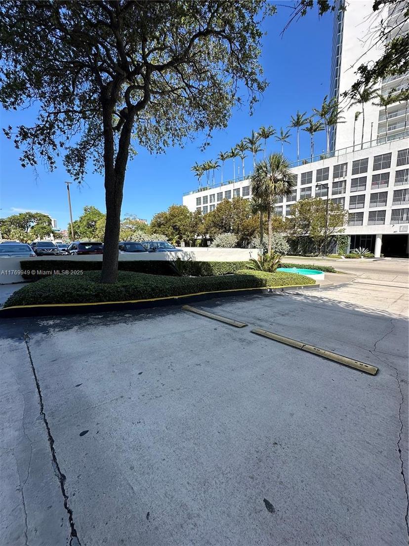 Picture of 600 NE 36Th St # 401, Miami FL 33137
