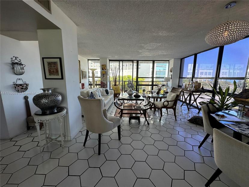 Picture of 600 NE 36Th St # 401, Miami FL 33137