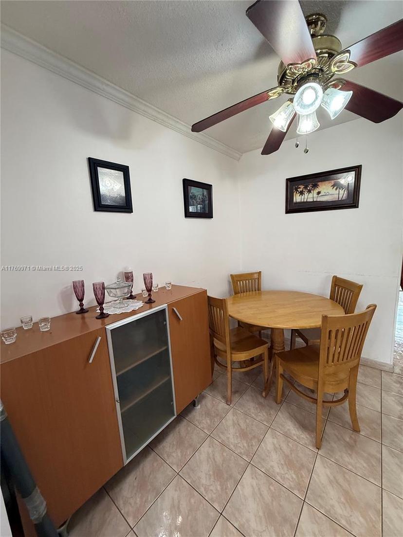 Picture of 16790 NE 14Th Ave # 110, Miami FL 33162