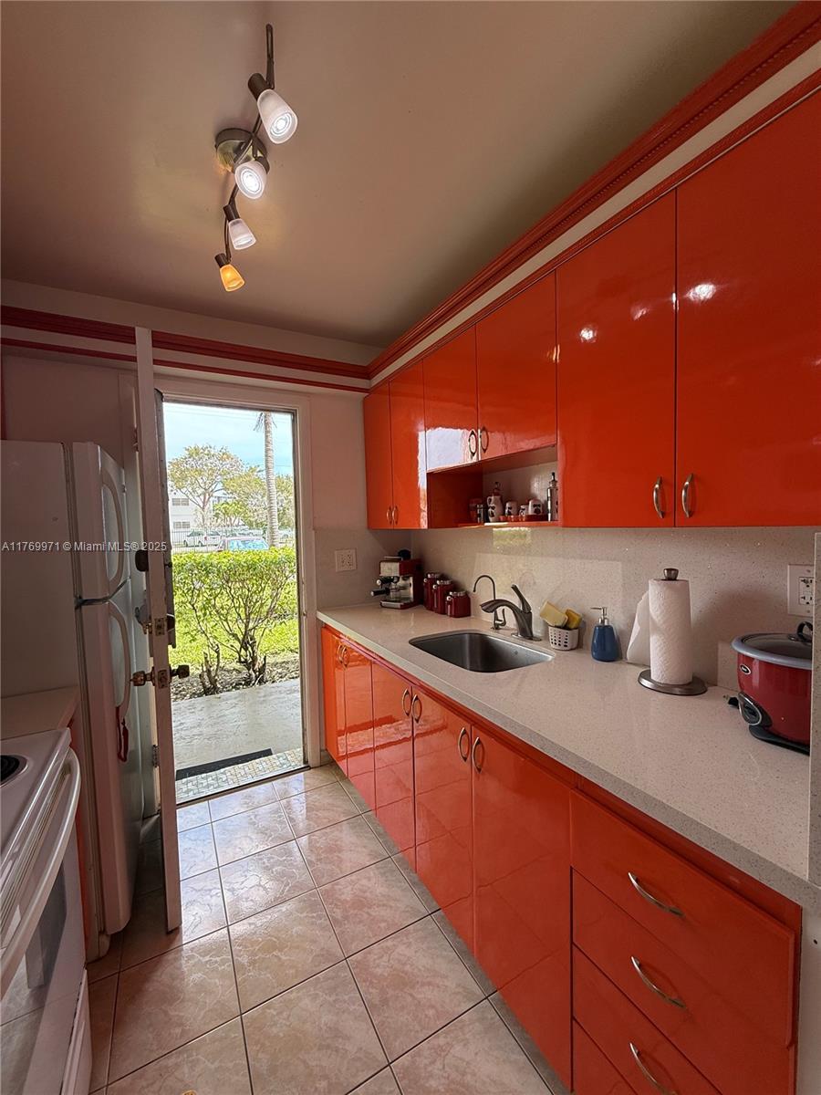 Picture of 16790 NE 14Th Ave # 110, Miami, FL 33162
