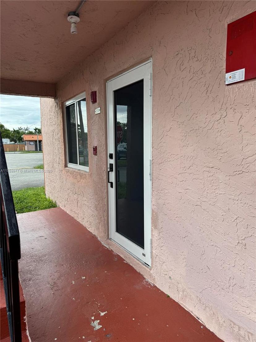 Picture of 2150 W 60Th St # 11101, Hialeah FL 33016