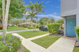 Picture of 2761 S Oakland Forest Dr # 201, Oakland Park, FL 33309