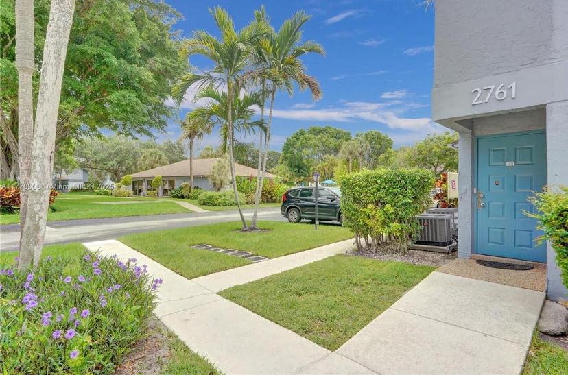 Picture of 2761 S Oakland Forest Dr # 201, Oakland Park FL 33309