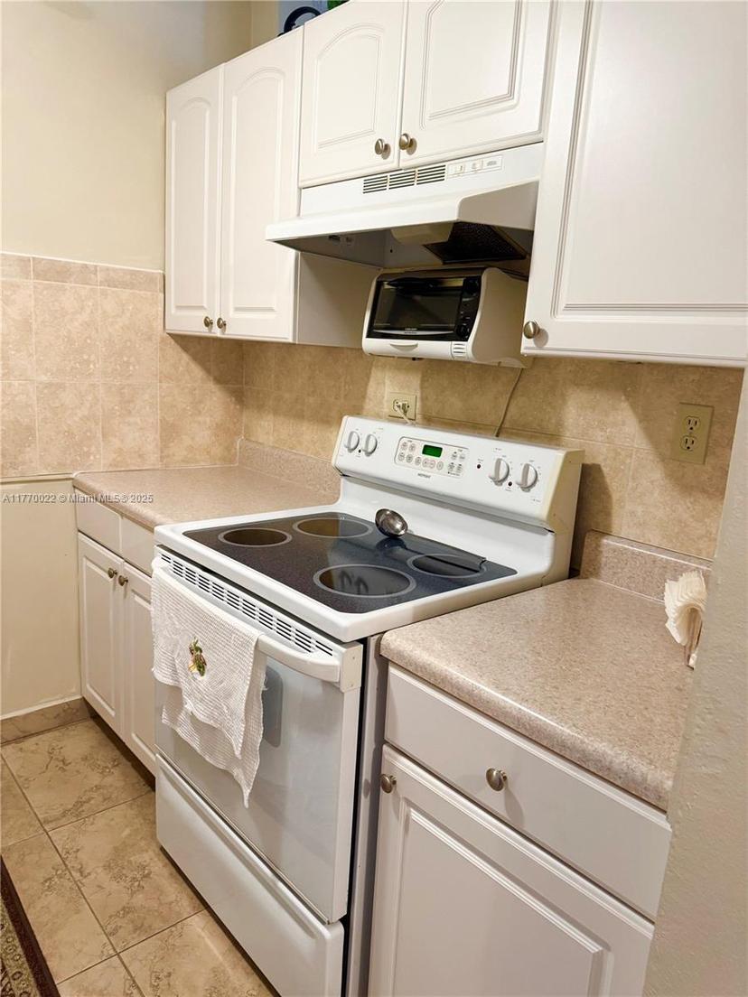 Picture of 900 Atlantic Shores Blvd # 220, Hallandale Beach FL 33009