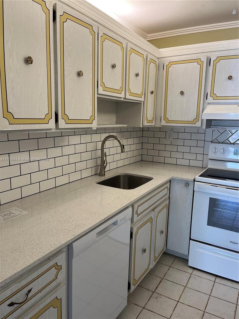 Picture of 17051 NE 35Th Ave # 202, North Miami Beach FL 33160