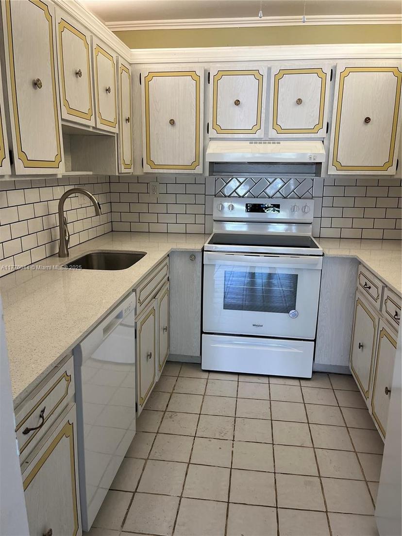 Picture of 17051 NE 35Th Ave # 202, North Miami Beach FL 33160