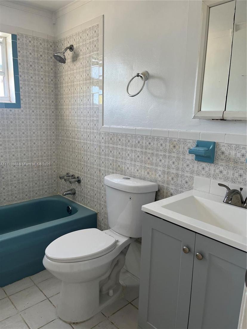 Picture of 17051 NE 35Th Ave # 202, North Miami Beach FL 33160