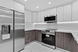 Picture of 740 S Federal Hwy # 209, Pompano Beach, FL 33062