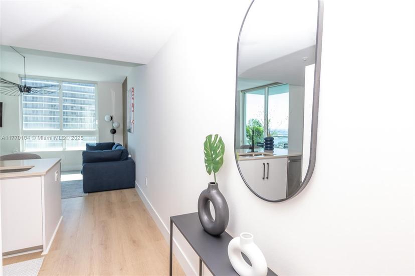 Picture of 1900 N Bayshore Dr # 4503, Miami FL 33132