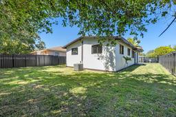 Picture of 1522 NW 41St St, Miami, FL 33142
