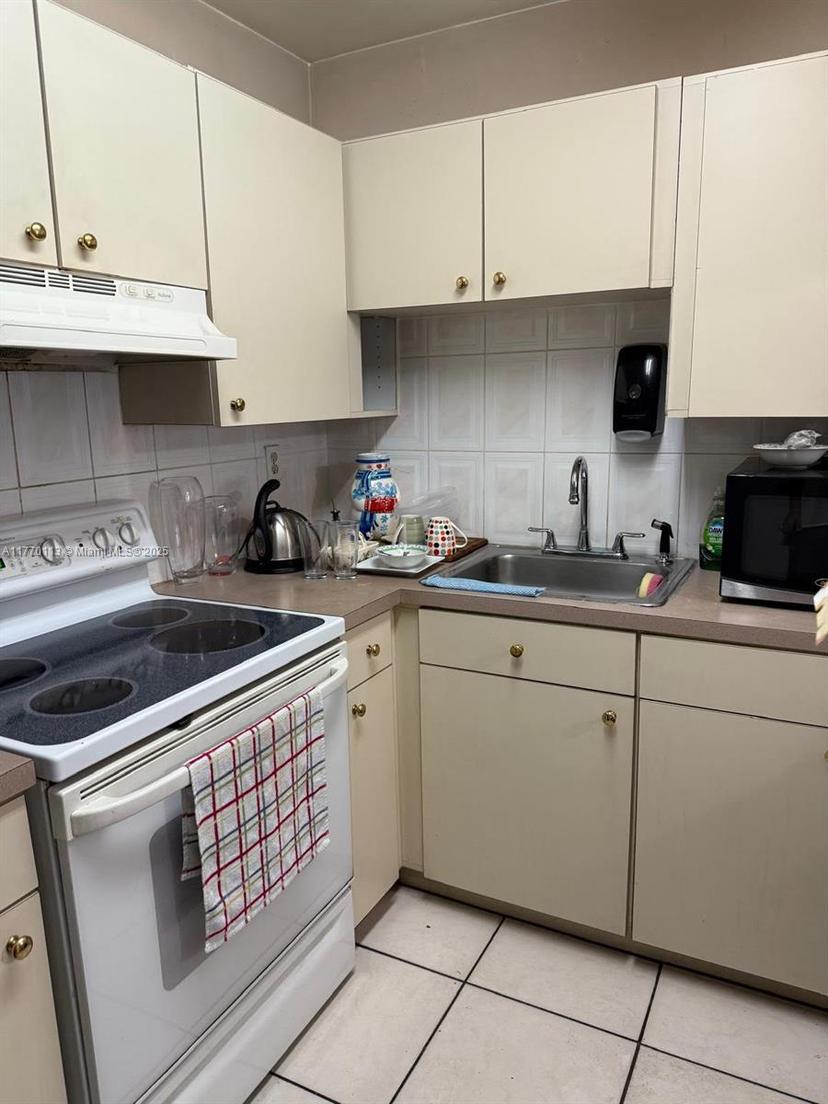 Picture of 13331 SW 17Th Ln # 2, Miami FL 33175