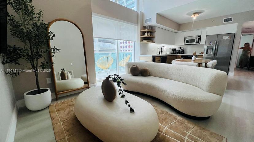 Picture of 41 SE 5Th St # 501, Miami FL 33131