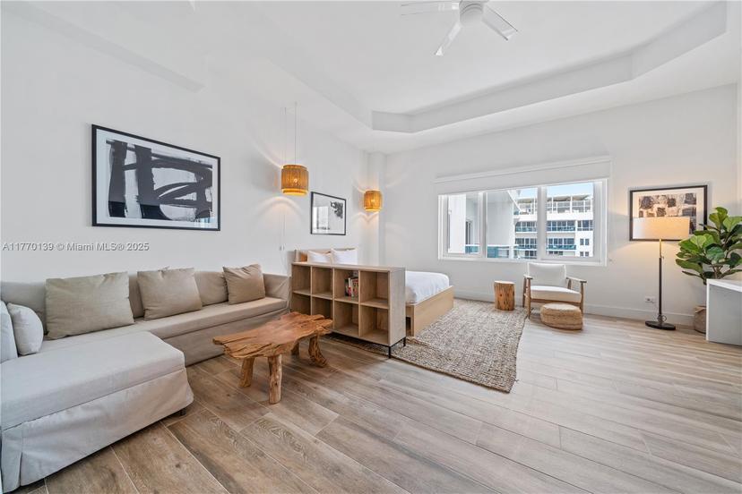 Picture of 2301 Collins Ave # 1622, Miami Beach FL 33139
