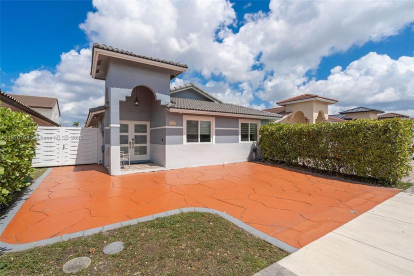 Picture of 8885 NW 110Th St, Hialeah Gardens FL 33018
