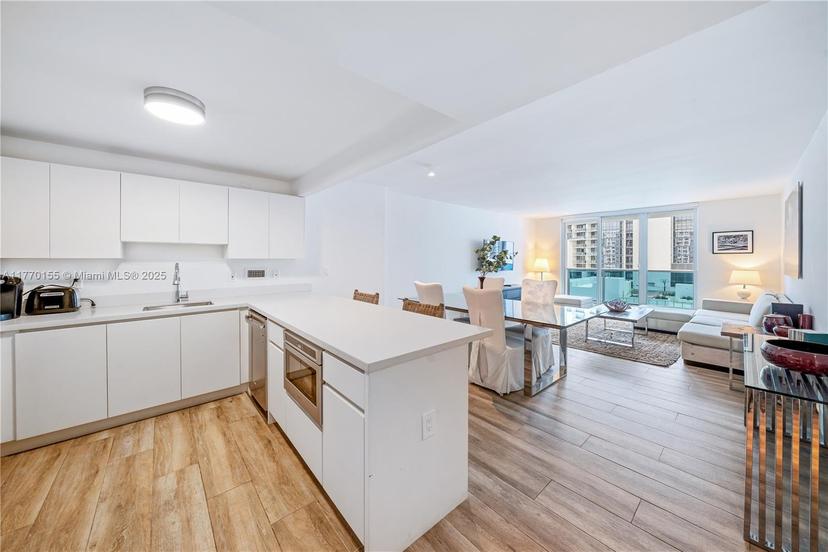 Picture of 2301 Collins Ave # 1001, Miami Beach FL 33139