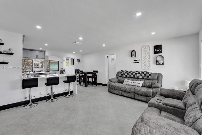 Picture of 5610 NW 49Th Ter, Tamarac FL 33319